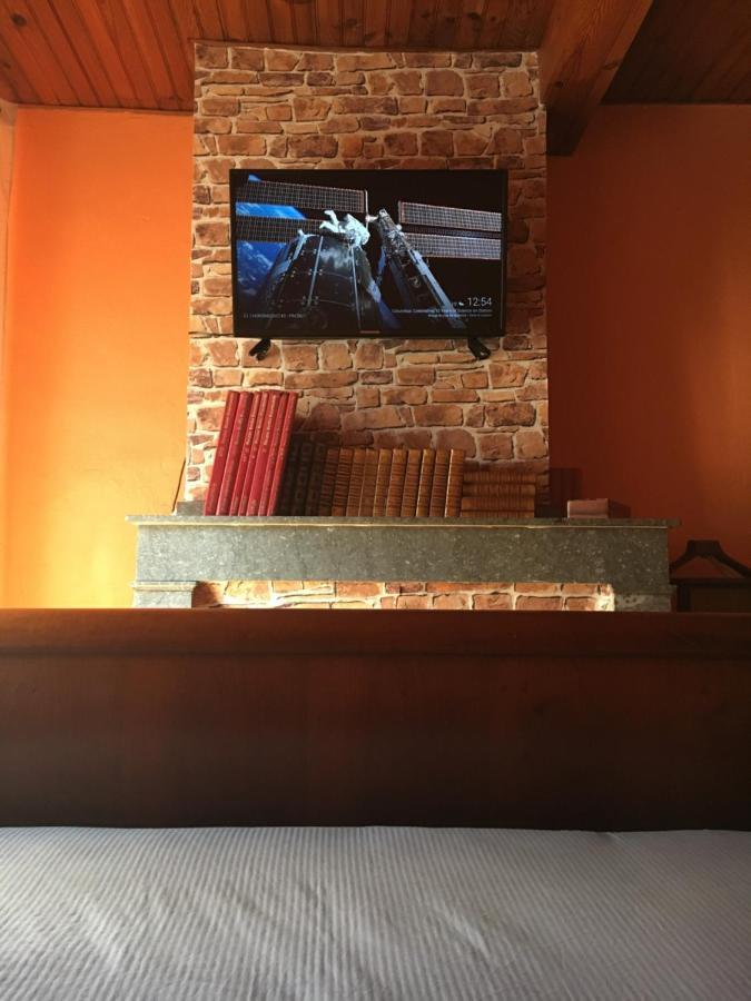 Casa Du Bassin Bed & Breakfast Castelnaudary Bagian luar foto